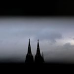Sinkende Einnahmen: Erzbistum Köln will jährlich 100 Millionen Euro einsparen