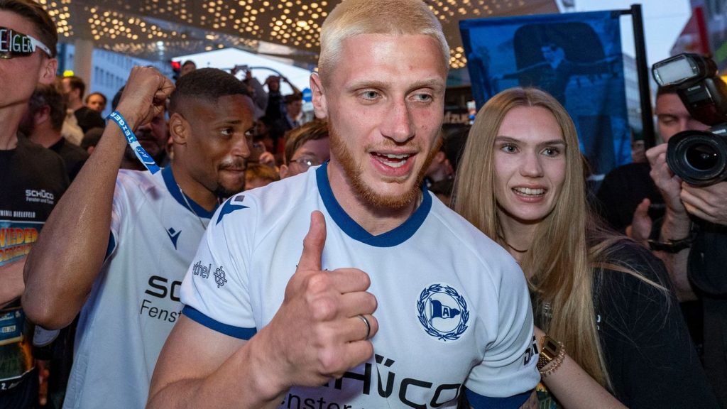 Fußball-Bundesliga: Von Pokalfinalist Bielefeld: St. Pauli holt Treu-Ersatz