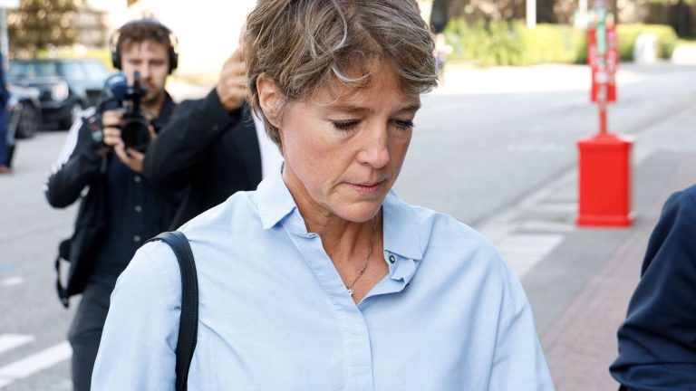 Sieben Angeklagte: Prozess um Kindesentführung gegen Christina Block begonnen
