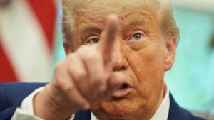 Handelsstreit: Eskalation statt Einigung: Trump schickt Zoll-Brief an EU