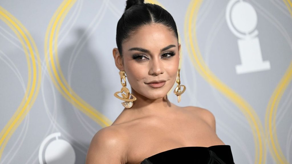Promis: "Runde zwei": Vanessa Hudgens postet Babybauch-Fotos