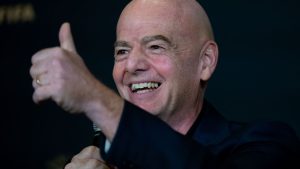 Fußball: FIFA-Präsident dankt Trump und kontert Kritiker wie Klopp