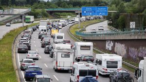 Verkehr: Ferien in NRW - ADAC erwartet volle Straßen im Nordwesten
