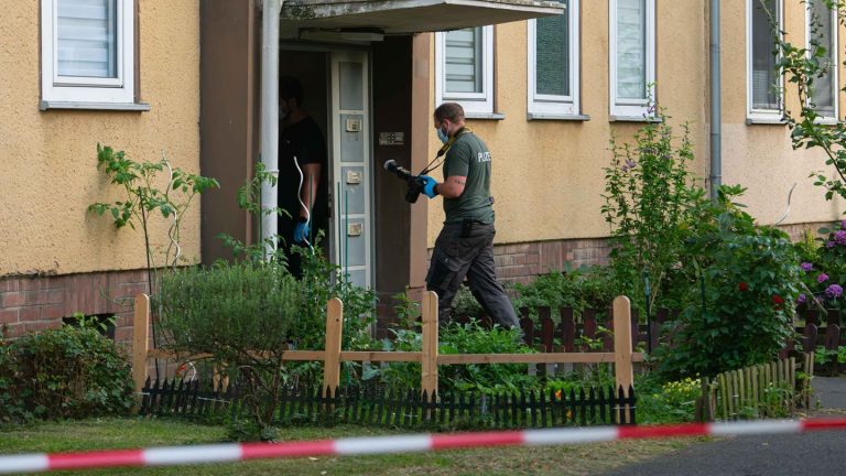 Kriminalität: 37-Jährige in Dormagen tot gefunden: Sohn tatverdächtig