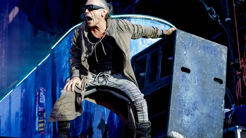 Rocker hat deutsche Familie: Iron-Maiden-Sänger Dickinson fühlt sich in Deutschland wohl