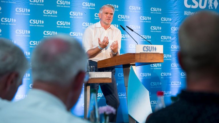 Bezirksparteitag: CSU-Unterfranken bestätigt Steffen Vogel im Vorsitz
