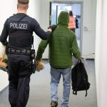 Flucht: Mehr Abschiebungen und weniger Asylsuchende