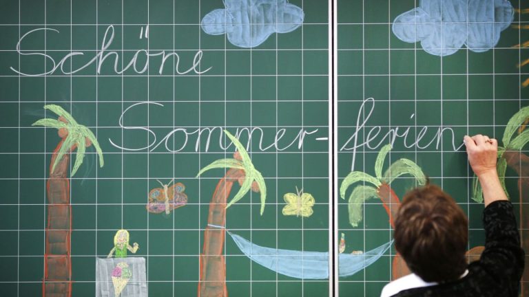 Ferien: Hamburg stellt neuen Ferienpass vor: 660 Aktionen für Kinder