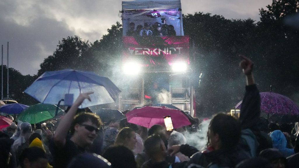 Techno-Parade: 13 Menschen bei "Rave The Planet" lebensgefährlich verletzt