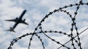 Abschiebungen: Asylzentrum am BER - Gemeinde stimmt für Bebauungsplan