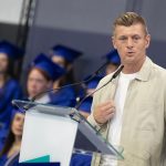 Auszeichnung: Ehrung für Toni Kroos - viele Kinder mit dabei