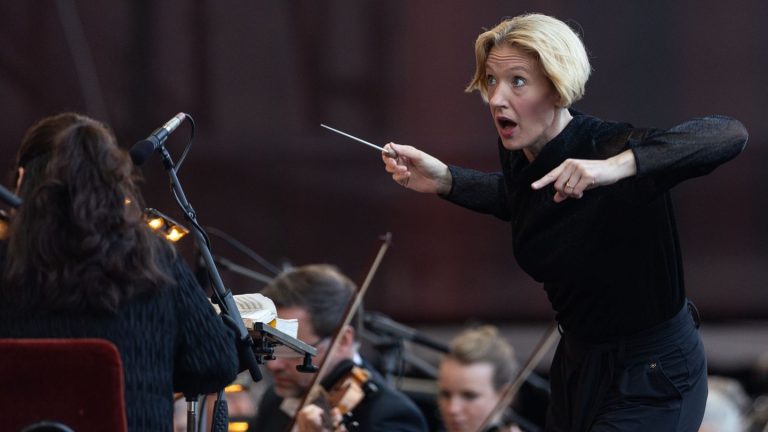 Gendarmenmarkt: Mallwitz dirigiert zum Auftakt des Classic Open Air