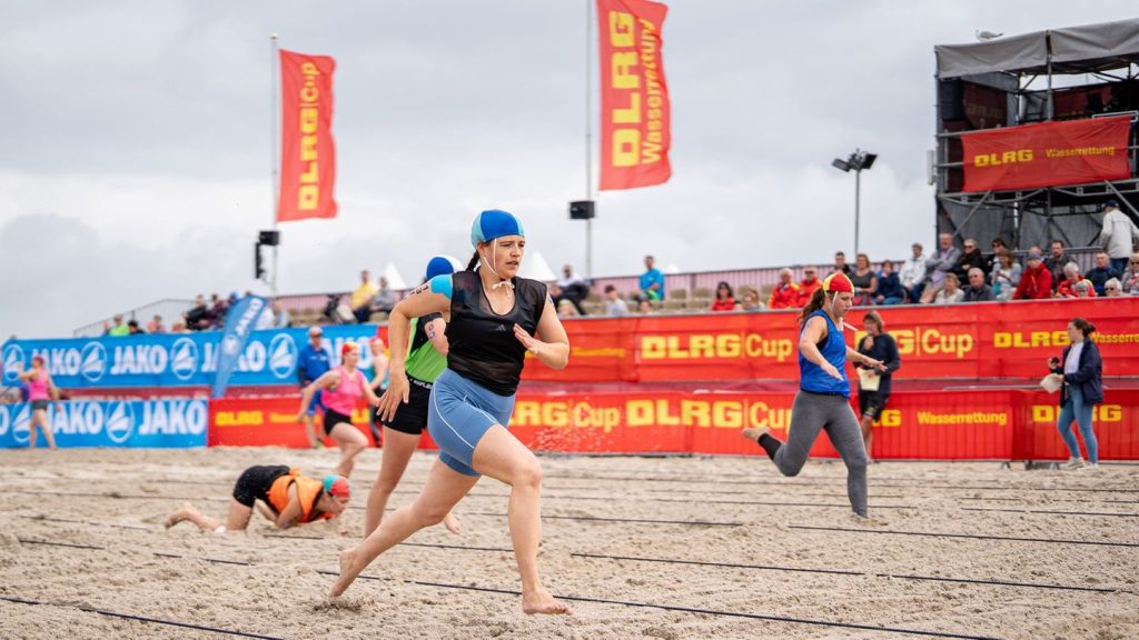 Sprint am Strand: Internationaler DLRG Cup: Wettkampf im Rettungsschwimmen