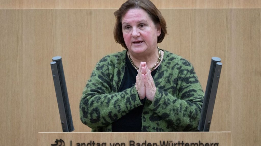 Lehrerstellen-Skandal: Opposition will sich Bildungsministerin vorknöpfen