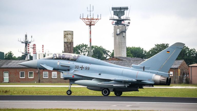 Luftwaffe: Erste Eurofighter aus Rostock-Laage zurück in Ostfriesland
