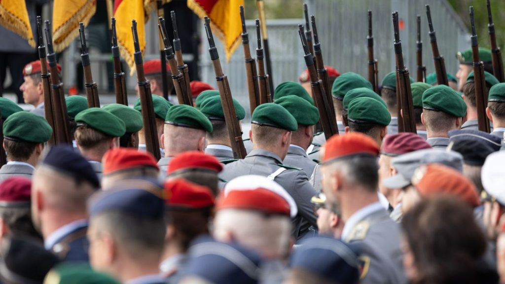 Bundeswehr: Kretschmann für Bürgerrat zur Wehrpflicht