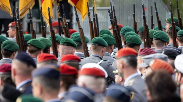 Bundeswehr: Kretschmann für Bürgerrat zur Wehrpflicht