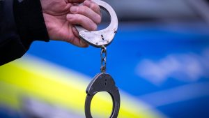 Leinfelden-Echterdingen: Mann greift Taxifahrer an, wählt Notruf, flieht