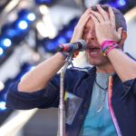 Kiss-Cam deckt angebliche Affäre auf: Live-Reaktion von Chris Martin
