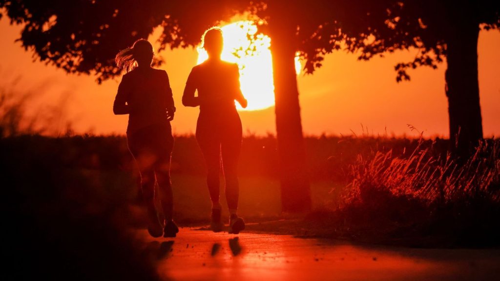 Wetter: Sonniger Freitag - Am Wochenende drohen Unwetter