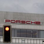 Brief an die Mitarbeiter: Porsche-Chef Blume kündigt weiteres Sparprogramm an
