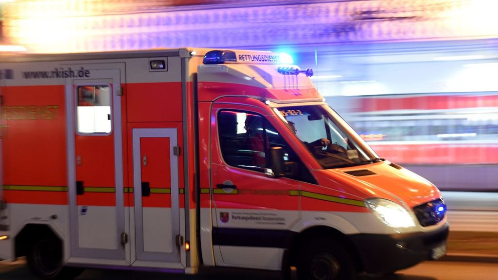 Unfall auf Volksfest: Rausgefallenes Messer verletzt Festbesucher am Kopf