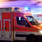Unfall auf Volksfest: Rausgefallenes Messer verletzt Festbesucher am Kopf