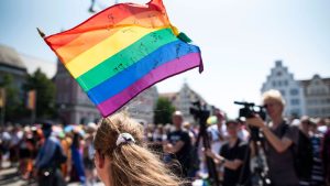 Demo und Party: Tausende zum Christopher Street Day in Rostock erwartet
