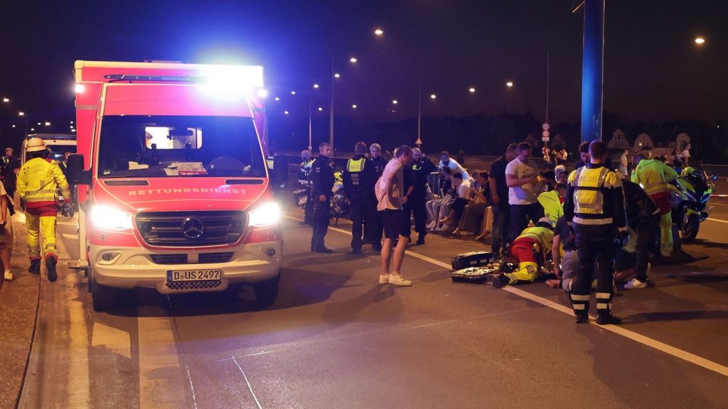 Feuerwerk: Unfall bei Feuerwerk - 19 Verletzte auf Rheinkirmes