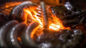 Preissteigerungen bei Fleisch: Grillfans müssen etwas tiefer ins Portemonnaie greifen