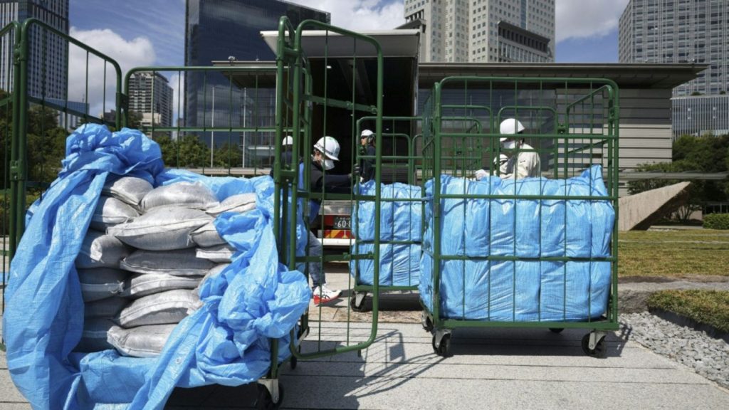 Kontaminierte Fukushima-Erde zu Sitz von Regierungschef in Tokio geschafft