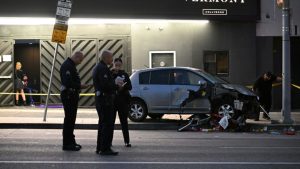 Auto rast in Hollywood in Menschenmenge - Mindestens 30 Verletzte