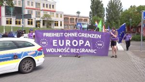 Deutschland und Polen: Innenminister: Grenzkontrollen nur so lange wie nötig - Demo