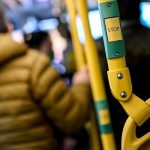 Kriminalität: Polizei: Betrunkener belästigt und schlägt 17-Jährige im Bus