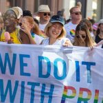 Demonstration: CSD-Demonstrationszug zieht durch Frankfurt