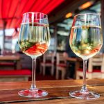 Urlaub in MV und SH: Weil Personal fehlt: Einige Restaurants kürzer offen