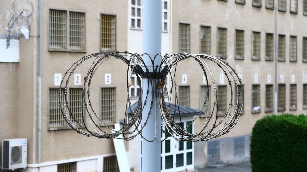 Gefängnisneubau: Sachsen und Thüringen betreiben alte Gefängnisse weiter