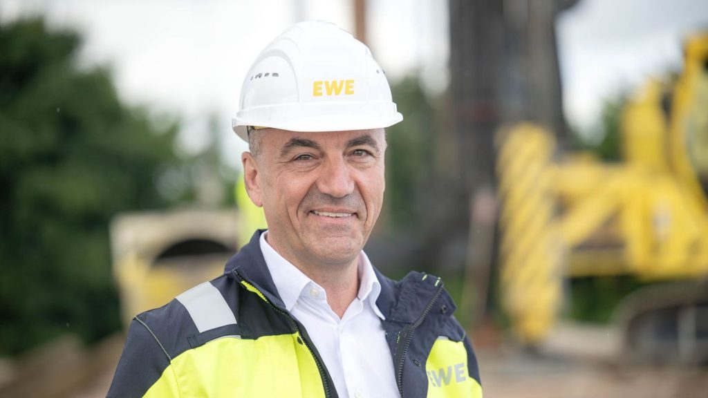 Energiewirtschaft: EWE-Chef: EU-Regeln verteuern Wasserstoffproduktion unnötig