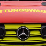 Verkehr: Auto überschlägt sich bei Unfall - Fahrer schwer verletzt