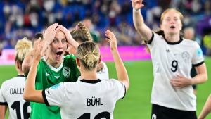 Nach Sieg im Elfmeterschießen: "Krass, unglaublich, mega": Fußballerinnen feiern Berger