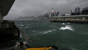 Hongkong spricht wegen Taifun Wipha höchste Sturmwarnung aus