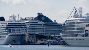 Dreifachanlauf: Kreuzfahrtschiffe im Dreierpack am Warnemünder Kai