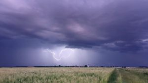 Wetterausblick: Gewitter mit Starkregen und Hagel erwartet