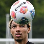 Fußball: Medien: Liverpool erhöht Angebot für Frankfurts Ekitiké