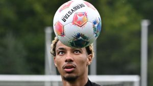Fußball: Medien: Liverpool erhöht Angebot für Frankfurts Ekitiké