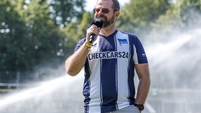 2. Fußball-Bundesliga: Hertha-Präsident Drescher hofft auf Doppelaufstieg