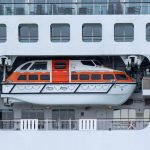 Ostseebad: Dreieranlauf von Kreuzfahrtschiffen in Warnemünde