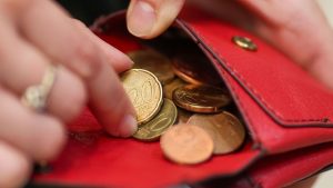 Lohngefälle: Knapp fünf Millionen Menschen verdienen unter 2.750 Euro