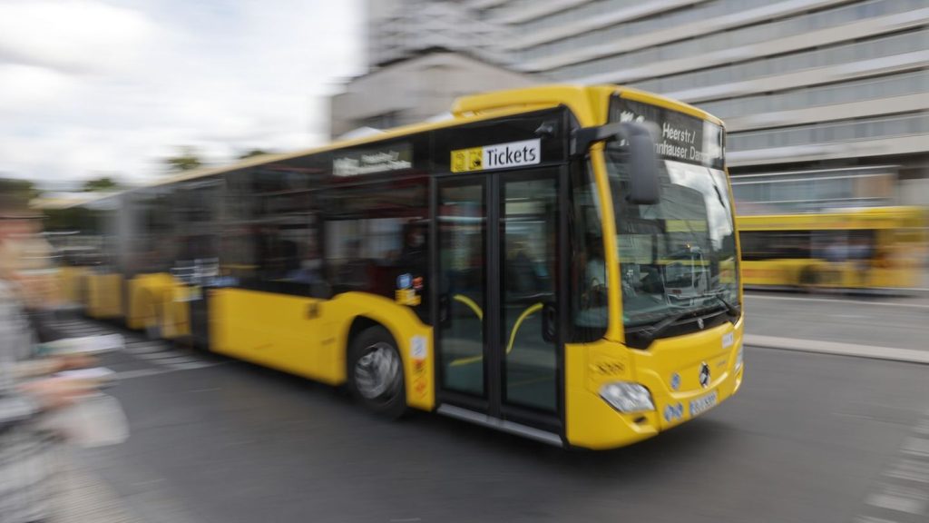Zum Ferienbeginn: BVG nimmt ab Donnerstag Bäderbusse ins Programm