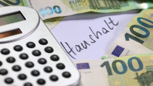 Einkommen: Mehr als Drittel der Vollzeitkräfte erhält unter 3.500 Euro